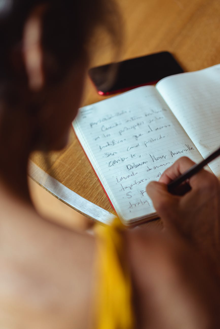 30 Journal Prompts to Write When You Feel Lost or Stuck in Life